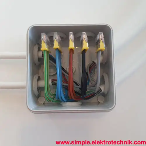 surface-mounted junction box all wires clamped simple electrical engineering